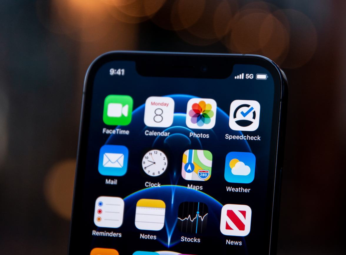 开州苹果手机维修分享为什么 iPhone 12 在冬季会自动关机 